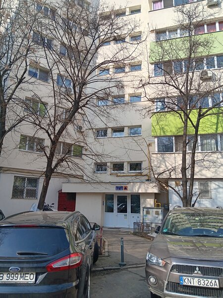 Mega Mall intersectie, stradal