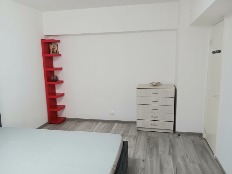 Mega Mall intersectie, stradal