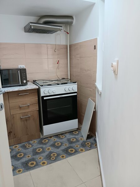 Mega Mall intersectie, stradal